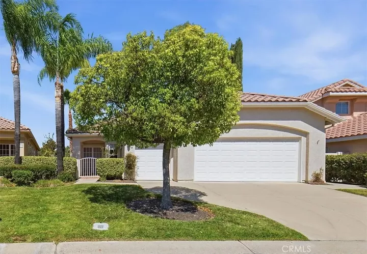 Property Photo:  40465 Via Camposeco  CA 92562 