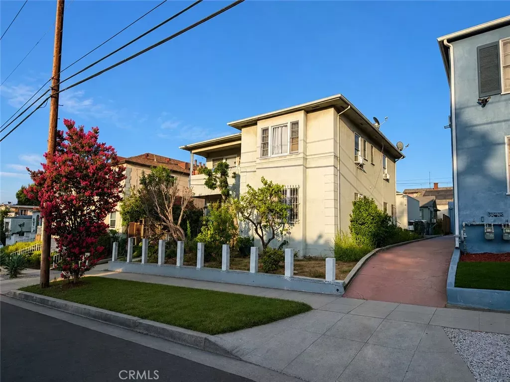Property Photo: 1272 Queen Anne CA 90019