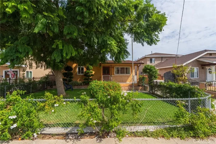 Property Photo:  1345 W 219th  CA 90501 
