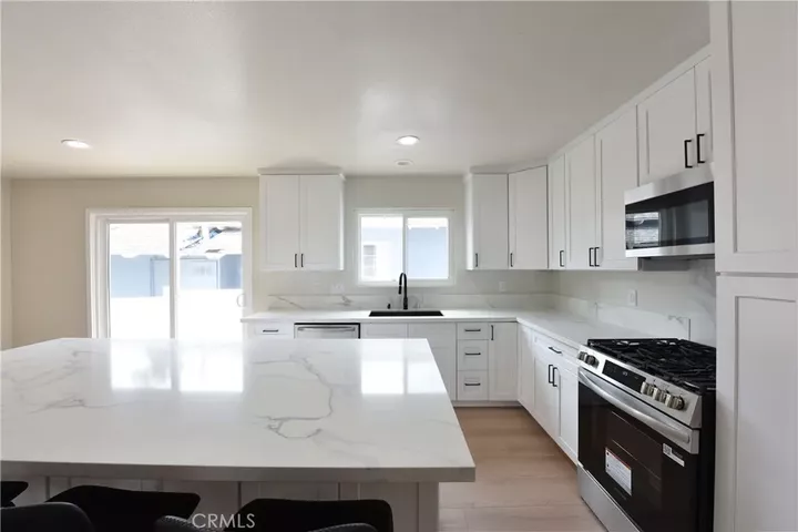 Property Photo: 727 Brossard CA 91360