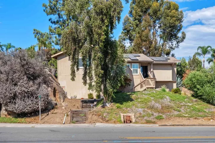 Property Photo:  9209 Lakeview Terrace  CA 92040 