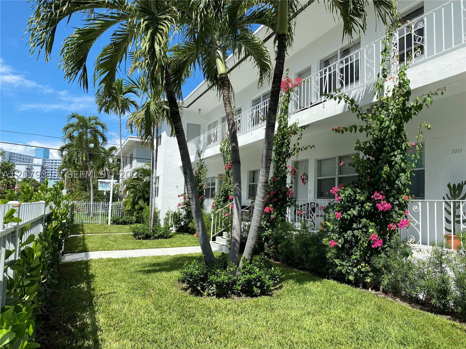 Property Photo:  1011 9th St 8  FL 33139 