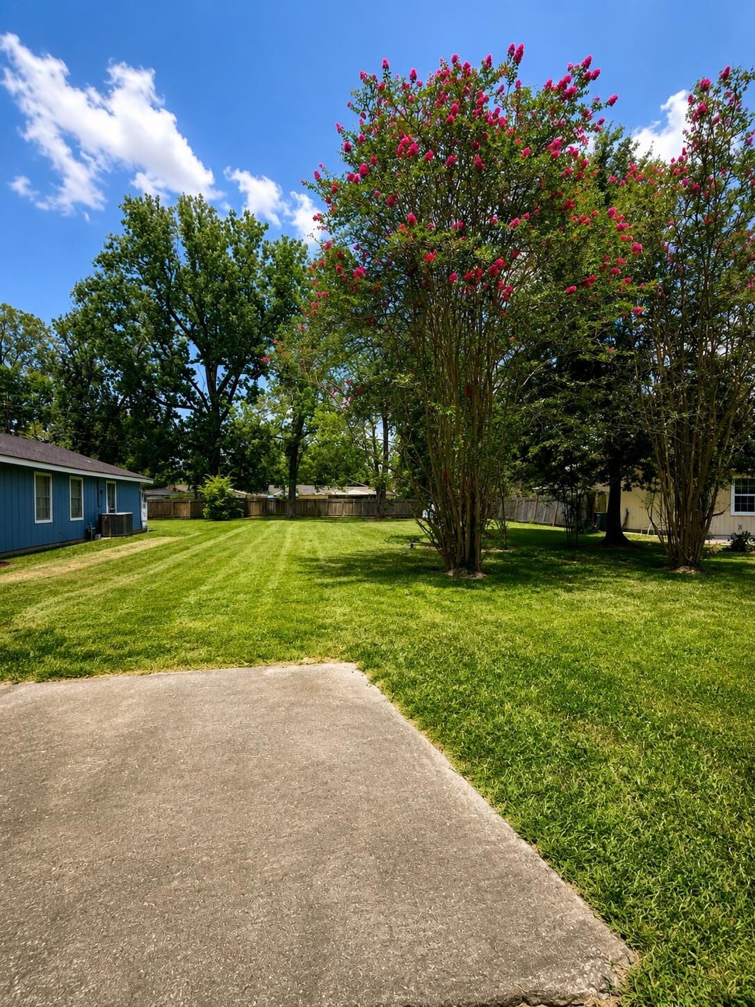 Property Photo: 3942 Broadmoor Dr. TX 77707