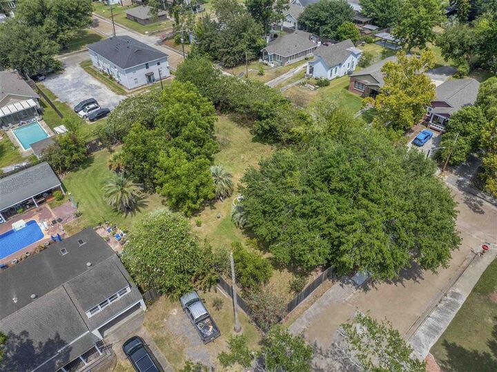 Property Photo:  913 5th Street  LA  