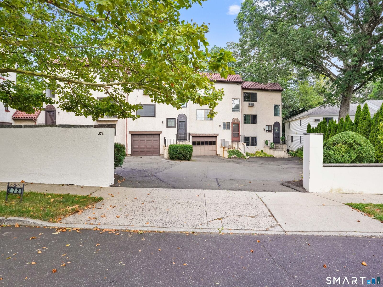Property Photo:  272 Hubbard Avenue 10  CT 06905 