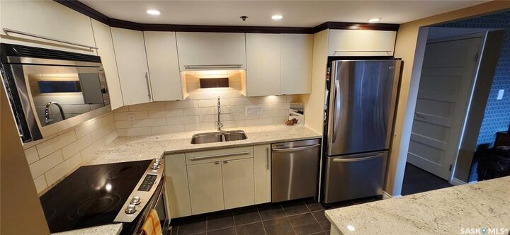 Property Photo: 311 6th Avenue N 1007 SK S7K 7A9
