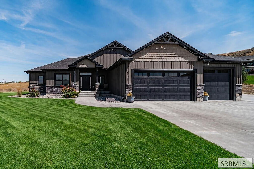 Property Photo:  7091 S Green River Cir  ID 83406 