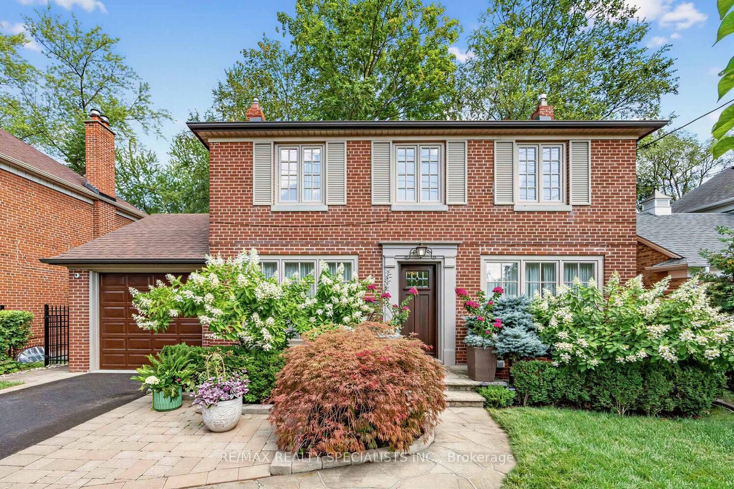 Property Photo: 1211 Royal York Road ON M9A 4B5