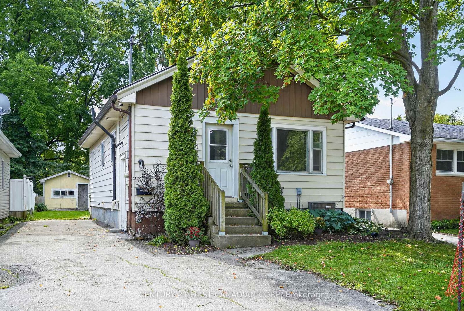 Property Photo:  244 Edinburgh Street  ON N6H 1M3 