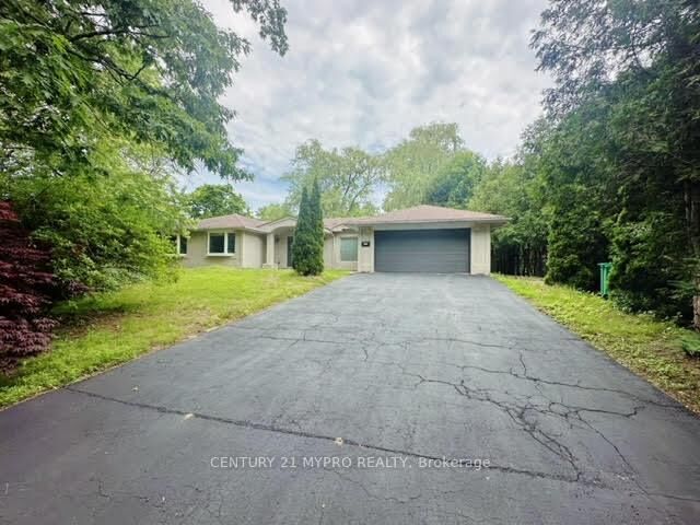 Property Photo:  1417 Wateska Boulevard  ON L5H 2R3 
