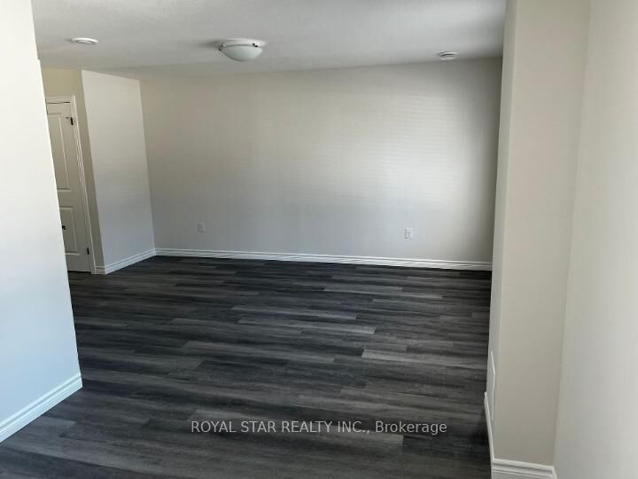 Property Photo:  2529 Meadowlands Way 32  ON N6G 5L8 