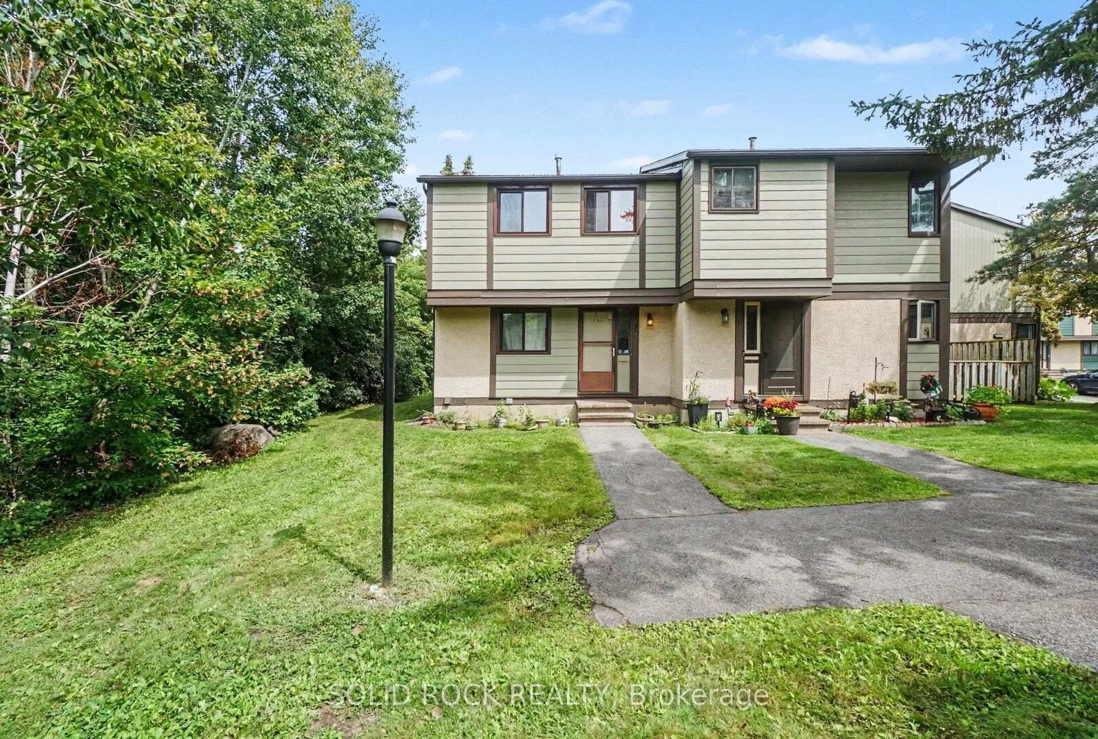 Property Photo:  1735 Meadowbrook Road 71  ON K1B 4W6 
