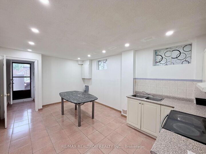 Property Photo:  3948 Midhurst Lane Basement  ON L4Z 1C7 
