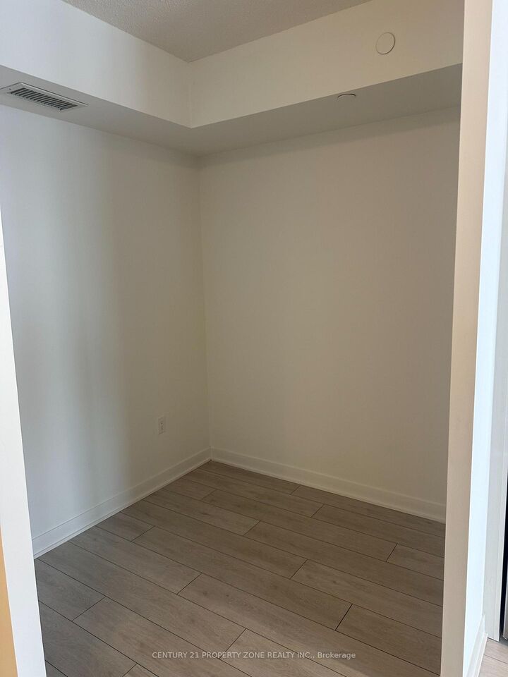 Property Photo:  260 Malta Avenue 1612  ON L6Y 6L7 