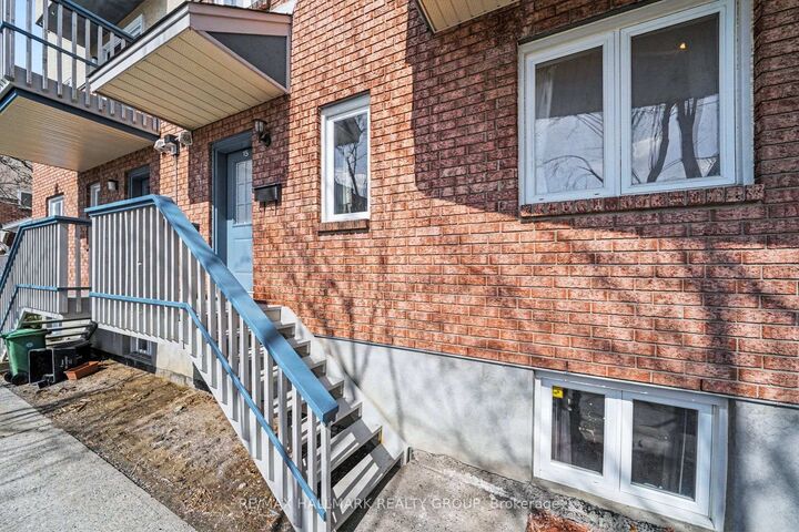 Property Photo: 1204 Shillington Avenue 15 ON K1Z 7Z4