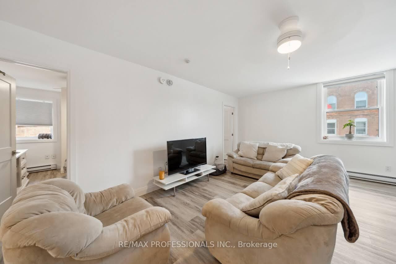 Property Photo:  14 Manitoba Street 2  ON P1L 1S4 