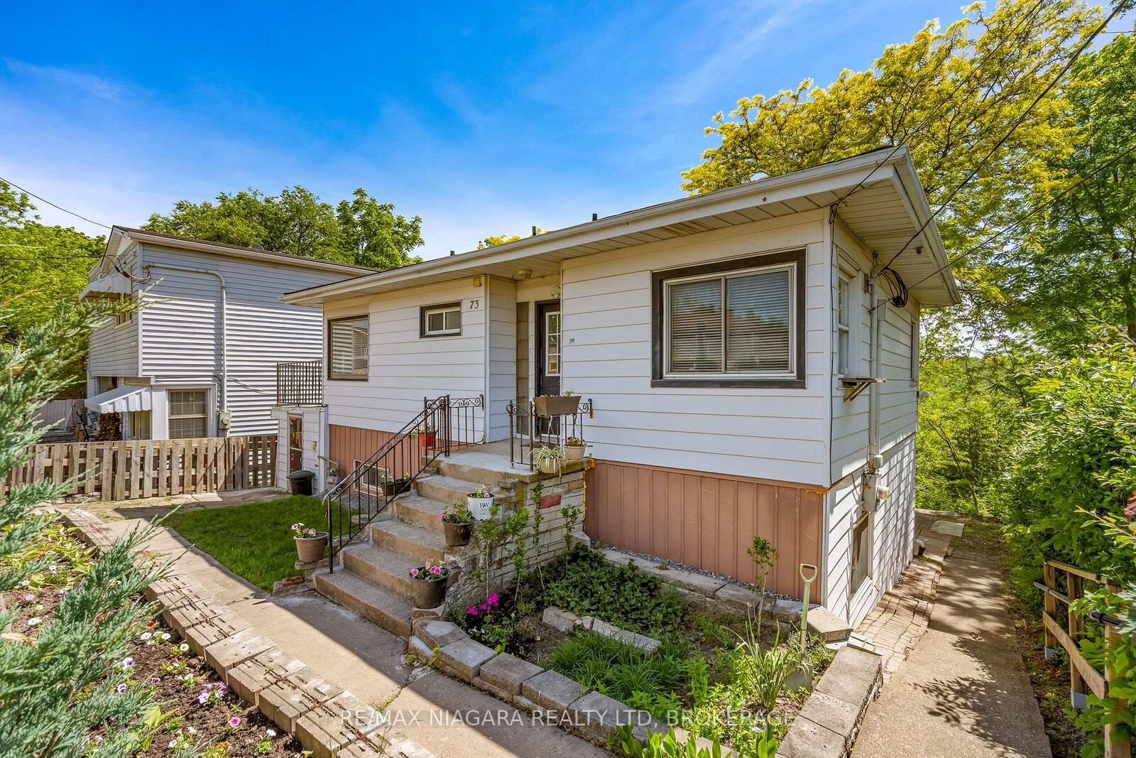 Property Photo: 73 Hillview Road Upper ON L2S 1S8