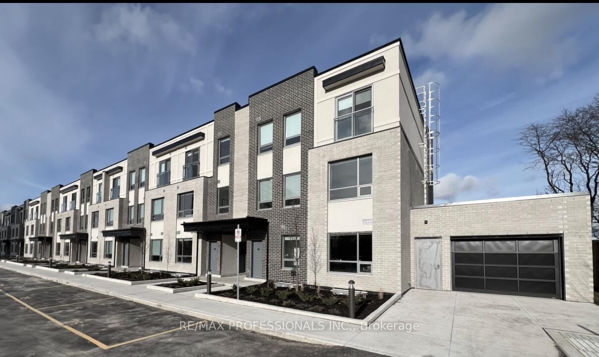 Property Photo:  62 Dixfield Drive 113  ON M9C 3W1 