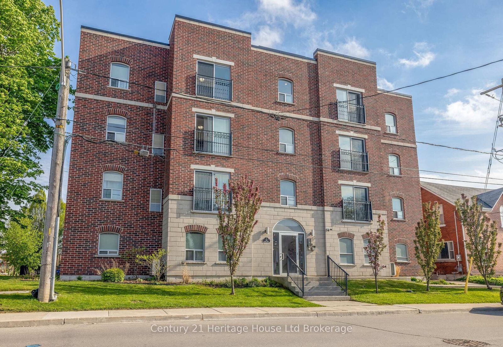Property Photo: 34 Brock Street 201 ON N4S 3B5