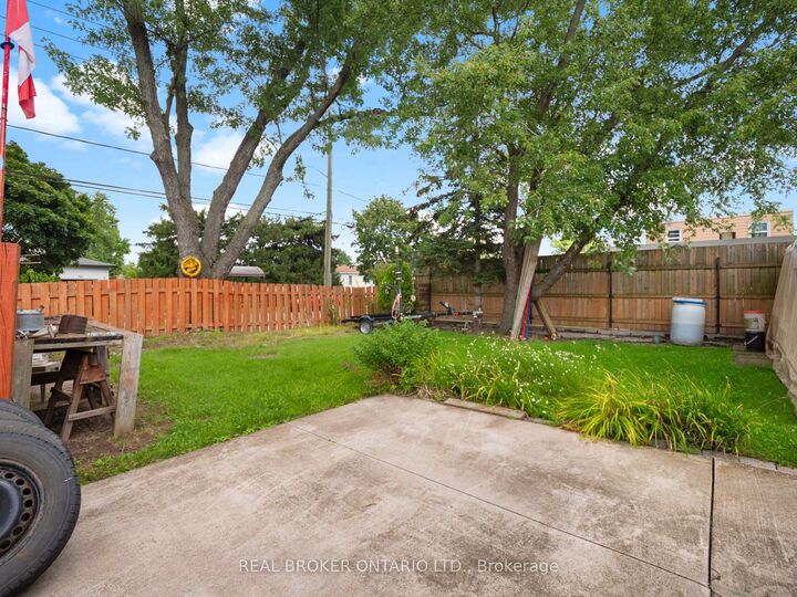 Property Photo:  307 Kilgour Avenue  ON L3C 2R3 