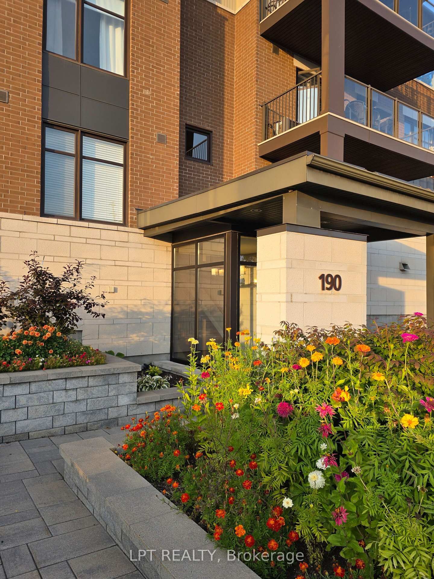 Property Photo: 190 Guelph Private 203 ON K2T 0C3