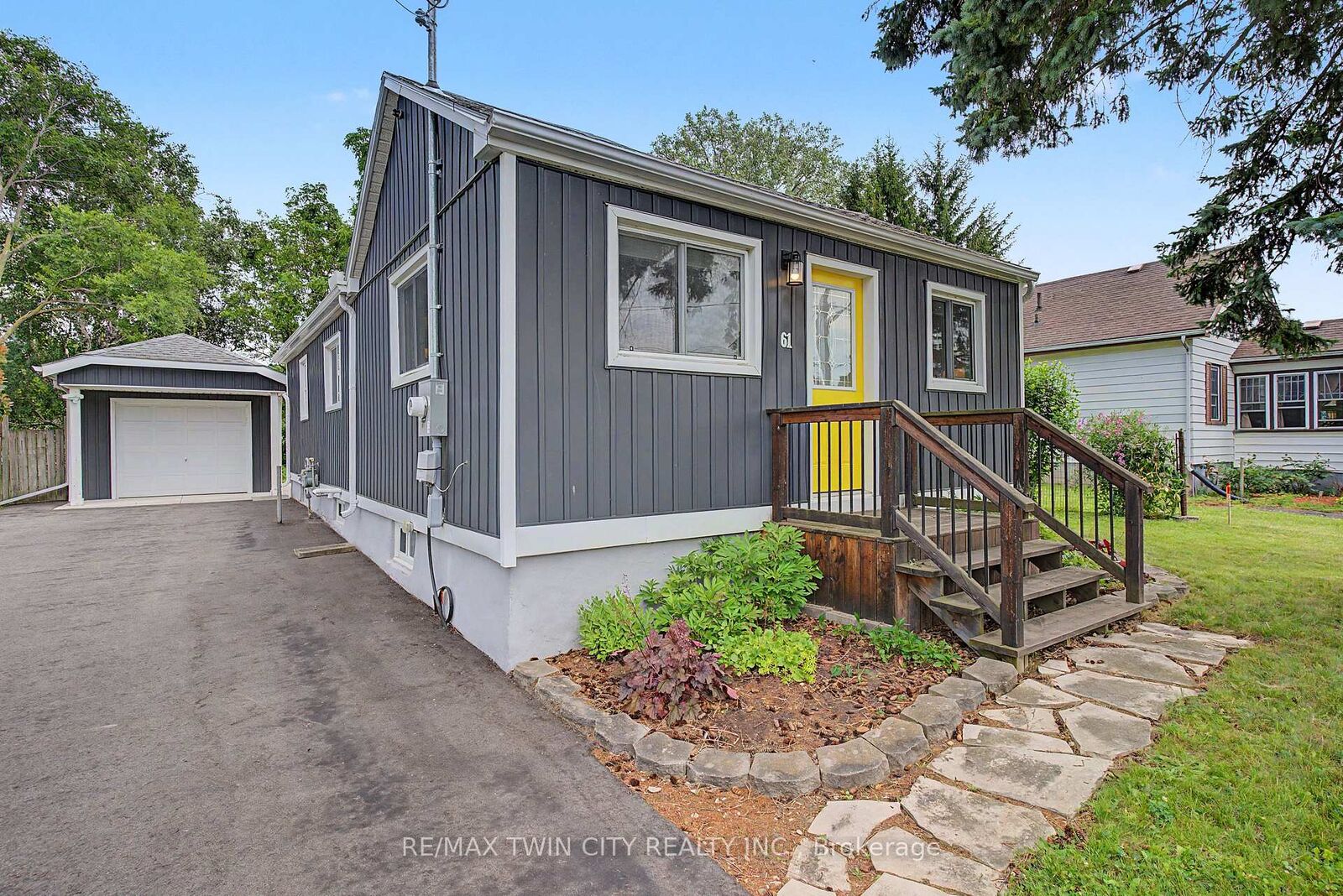 Property Photo:  61 Maud Street  ON N4S 3Y5 