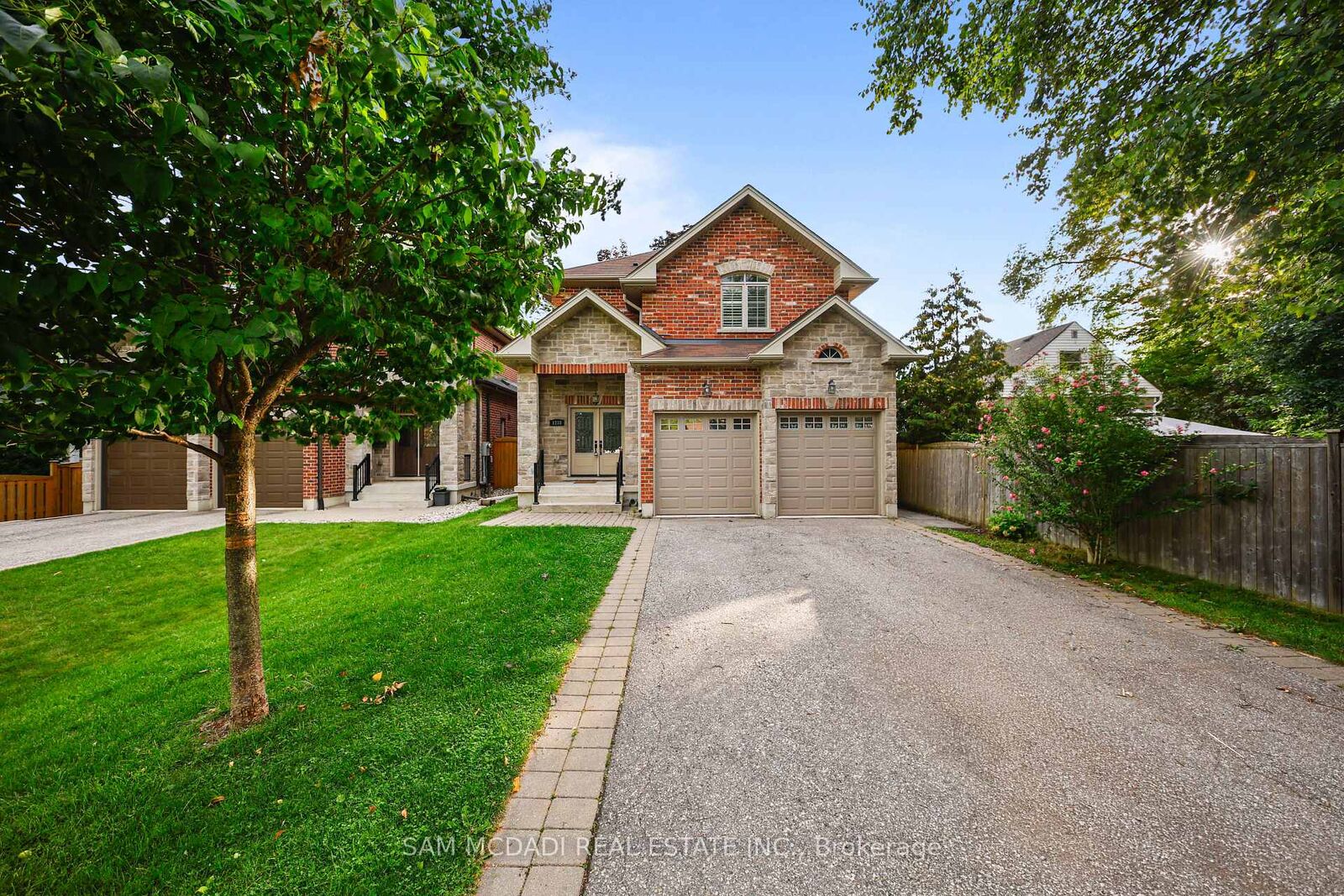 Property Photo:  1238 Strathy Avenue  ON L5E 2K6 