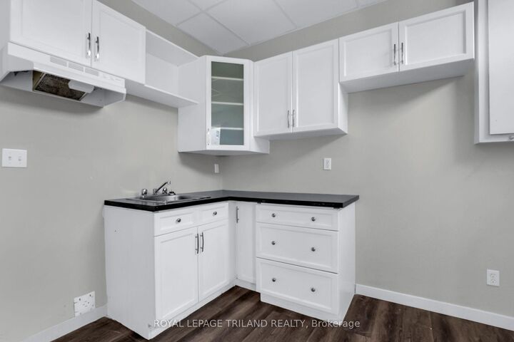 Property Photo:  218 Hamilton Road 1  ON N5Z 1R1 