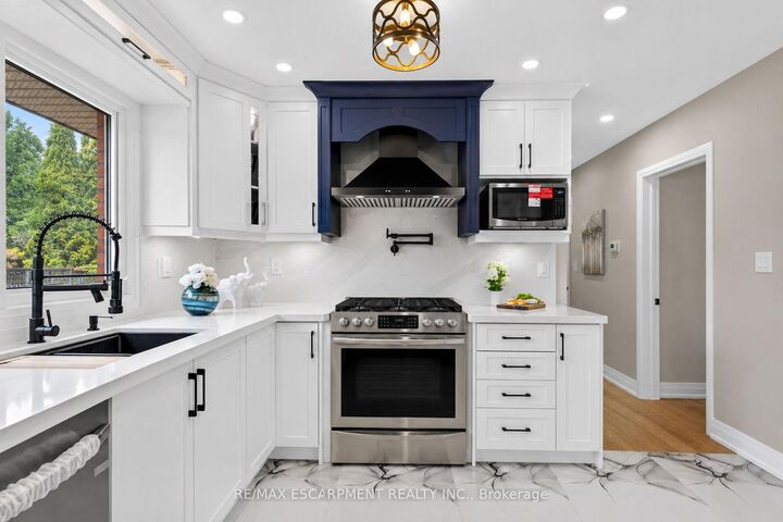 Property Photo: 150 Howard Avenue ON L9A 2W8
