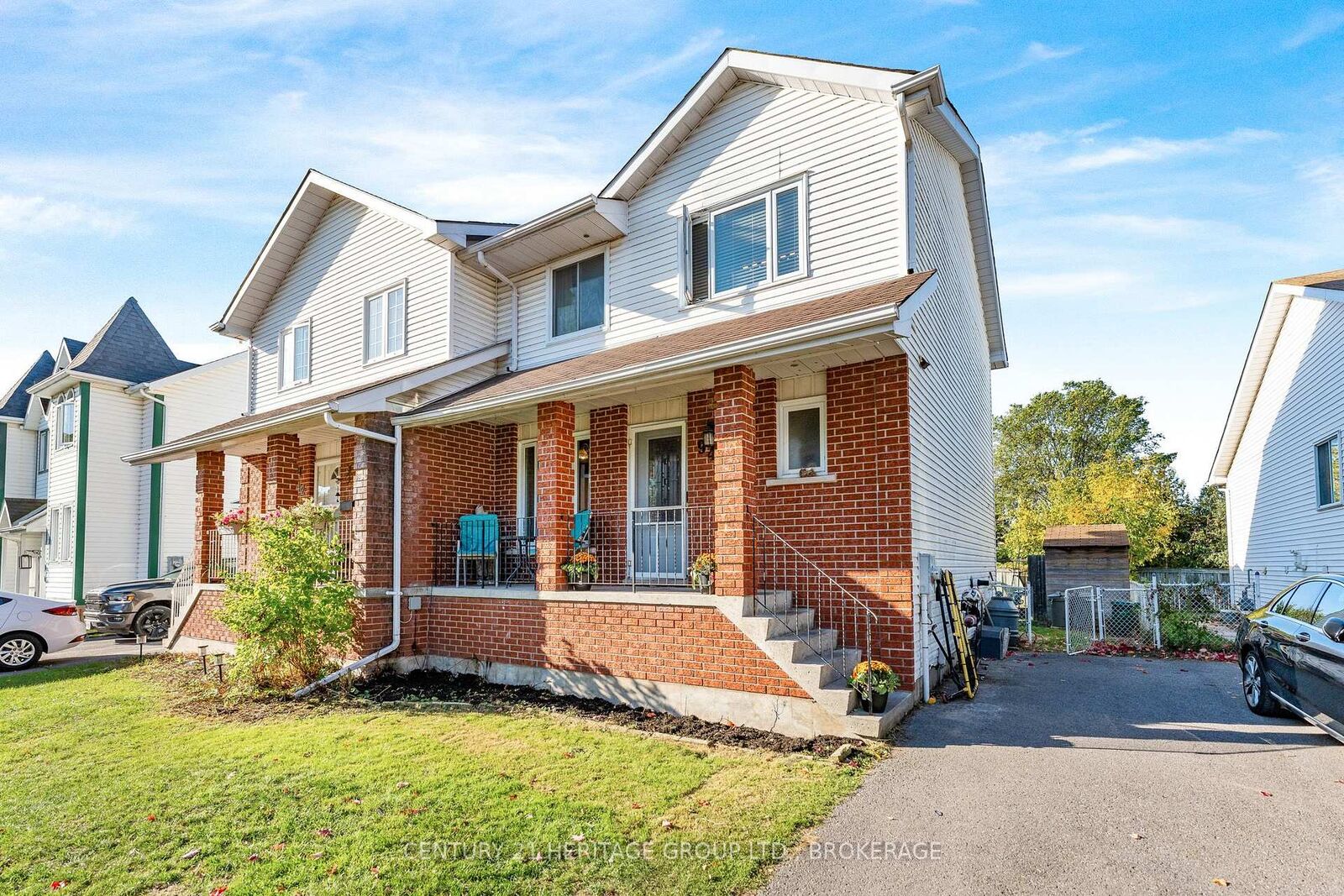Property Photo:  944 Warburton Crescent  ON K7M 8L1 