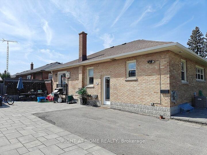 Property Photo:  45 Prince Street Main Floor  ON L1C 1G4 