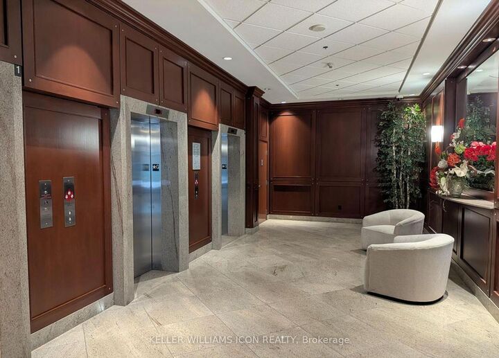 Property Photo:  234 Rideau Street 2305  ON K1N 0A9 