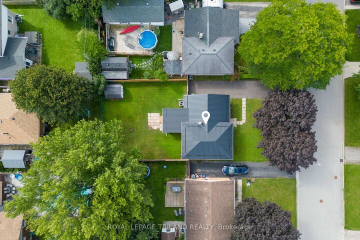 Property Photo:  18 Laurier Road  ON N5P 3N7 
