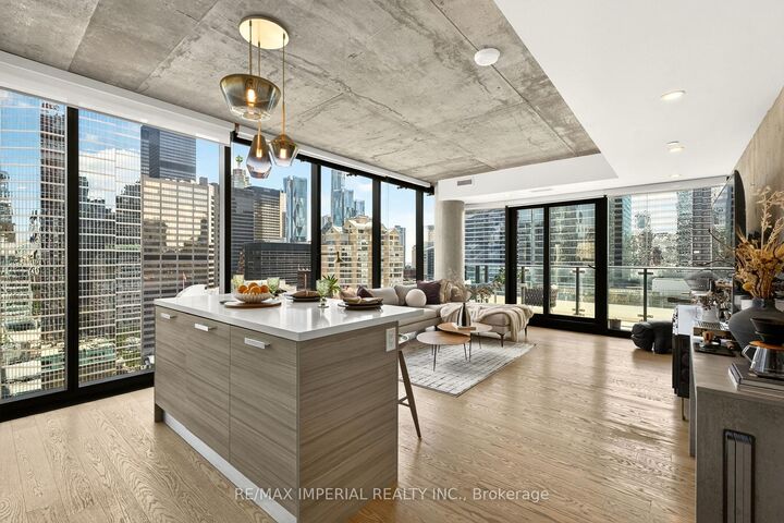 Photo de la propriété: 224 King Street W 1804 ON M5H 0A6