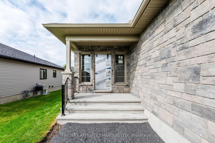 Property Photo: 90 Forrester Way ON K0C 1P0
