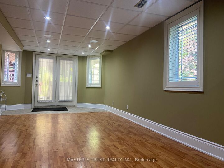 Property Photo:  27 Jaylynn Court  ON L4H 1Z6 