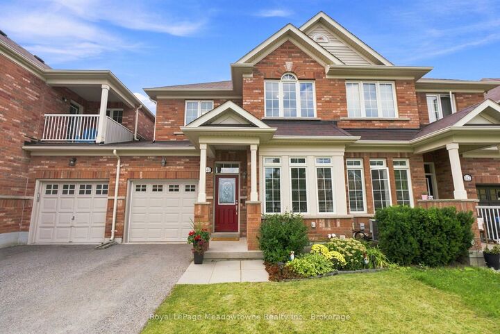 Property Photo: 140 Laurendale Avenue ON L4P 0C6