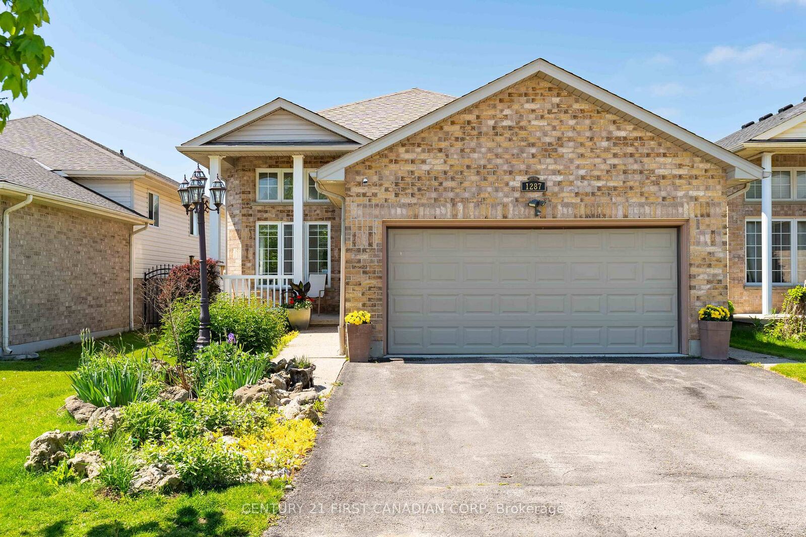 Property Photo: 1287 Nicole Avenue ON N5X 4M7