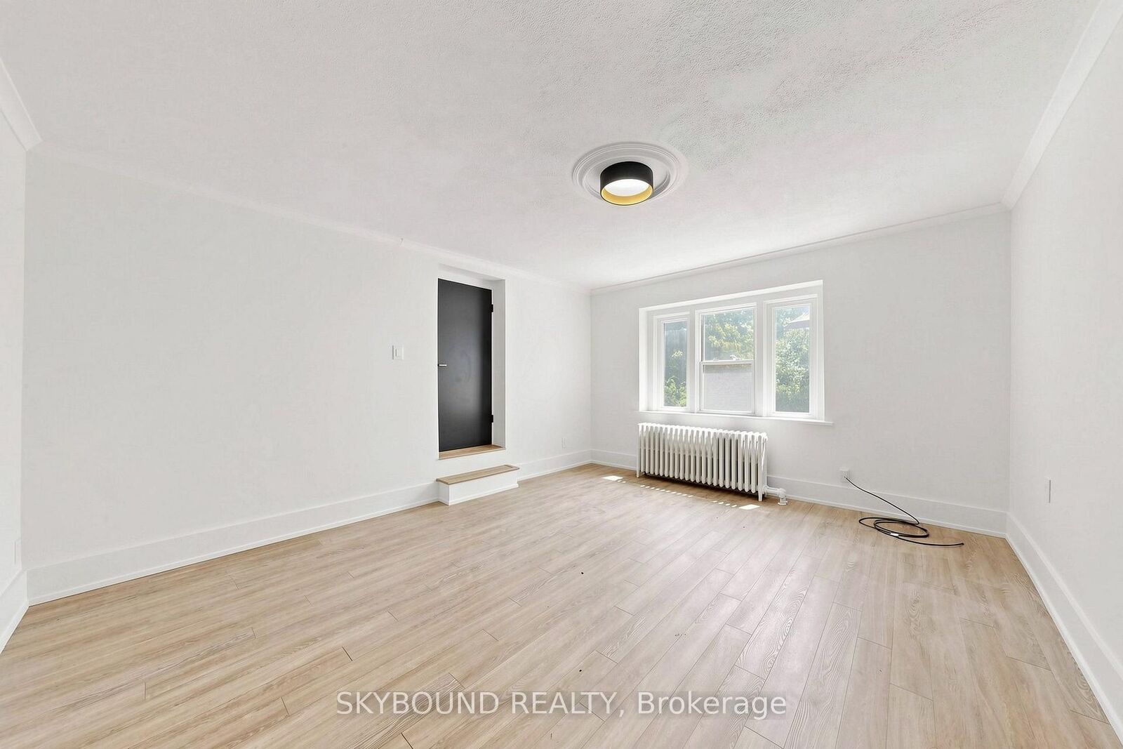 Property Photo:  1165 Kingston Road 15  ON M1N 1P2 