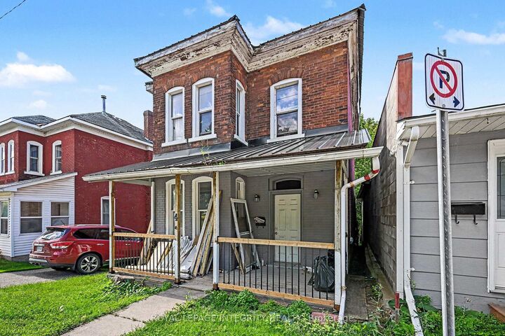 Property Photo:  42 Elmsley Street S  ON K7A 3P6 