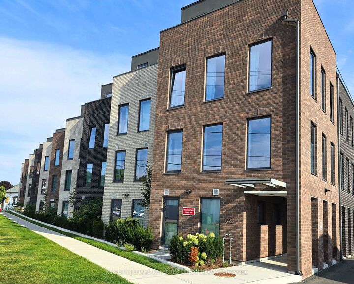 Property Photo:  325 University Avenue W 303  ON K9A 3S9 