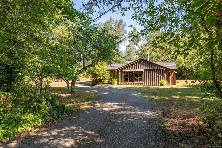 2496 Back Rd — photo 1