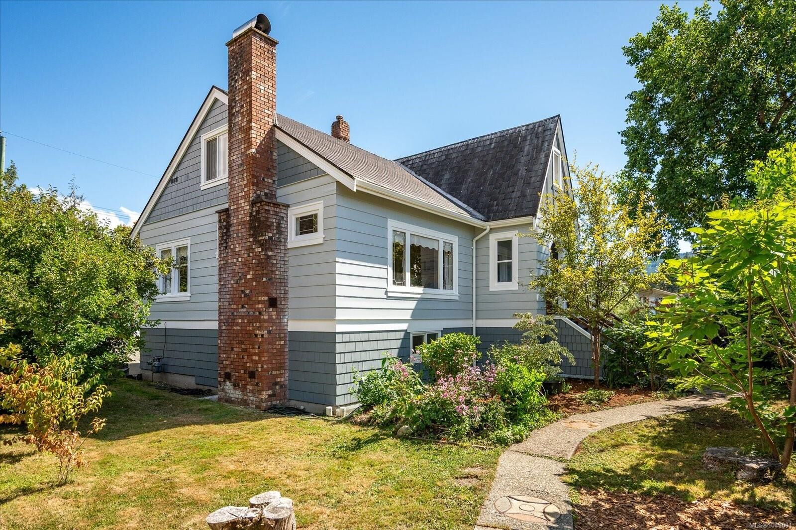 Property Photo:  2697 4th Ave  BC V9Y 2C4 