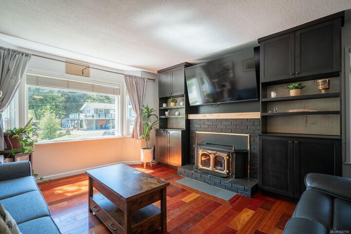 Property Photo: 3716 Howden Dr BC V9T 3V9