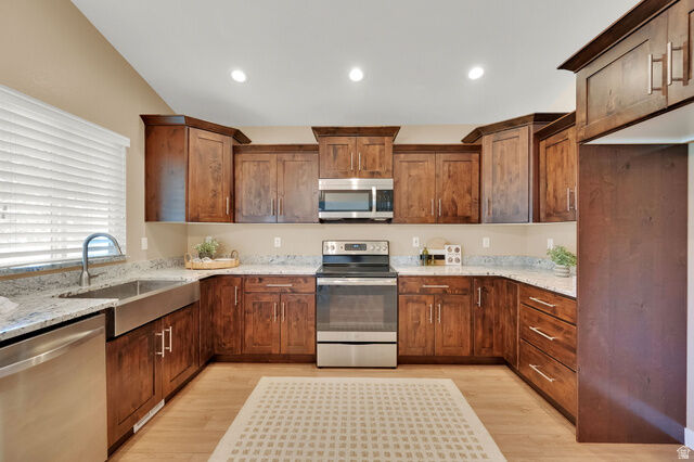 Property Photo: 14296 S Wayfield Dr E UT 84020