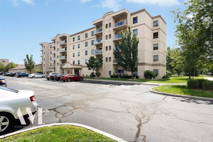 325 Village Grove 306 — photo 1