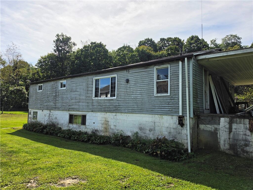 Property Photo:  287 Luxor Rd  PA 15601 