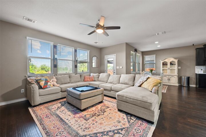 Property Photo: 160 Thornless Circle TX 78610