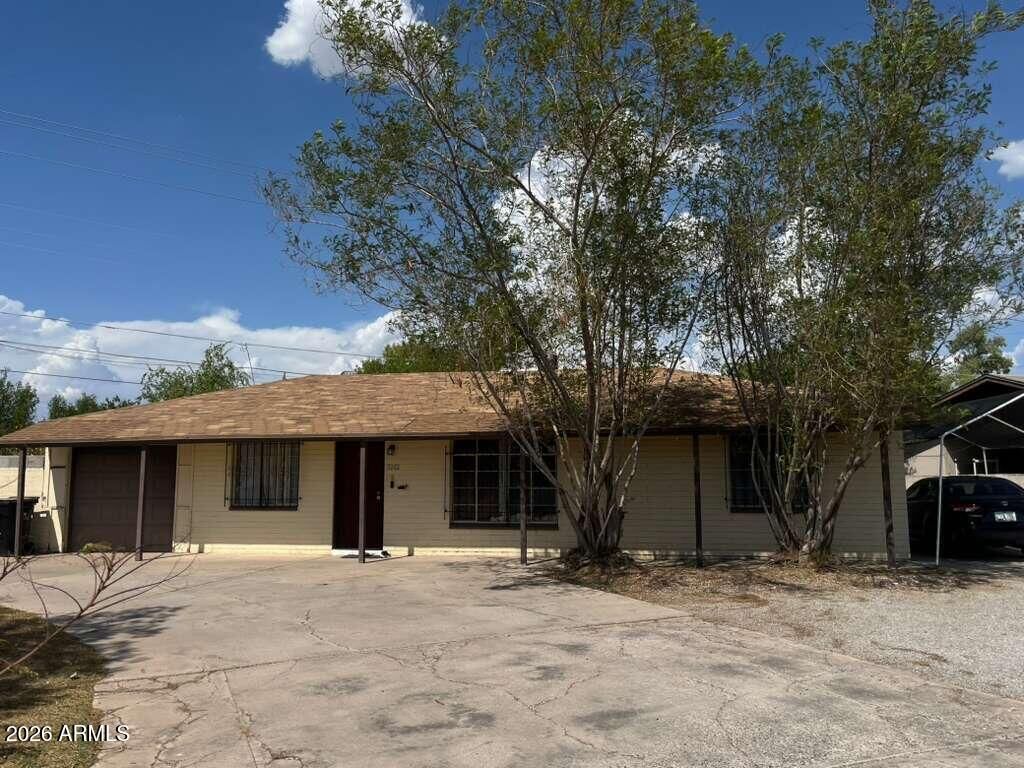 Property Photo: 3242 W Sells Drive AZ 85017