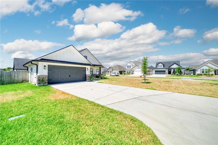 Property Photo:  2105 Aleppo Court  TX 77807 
